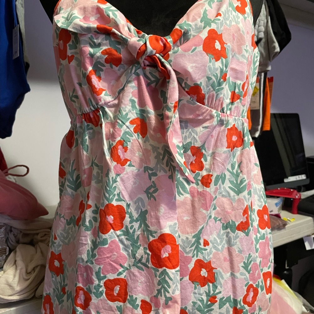 Size M flower shirt